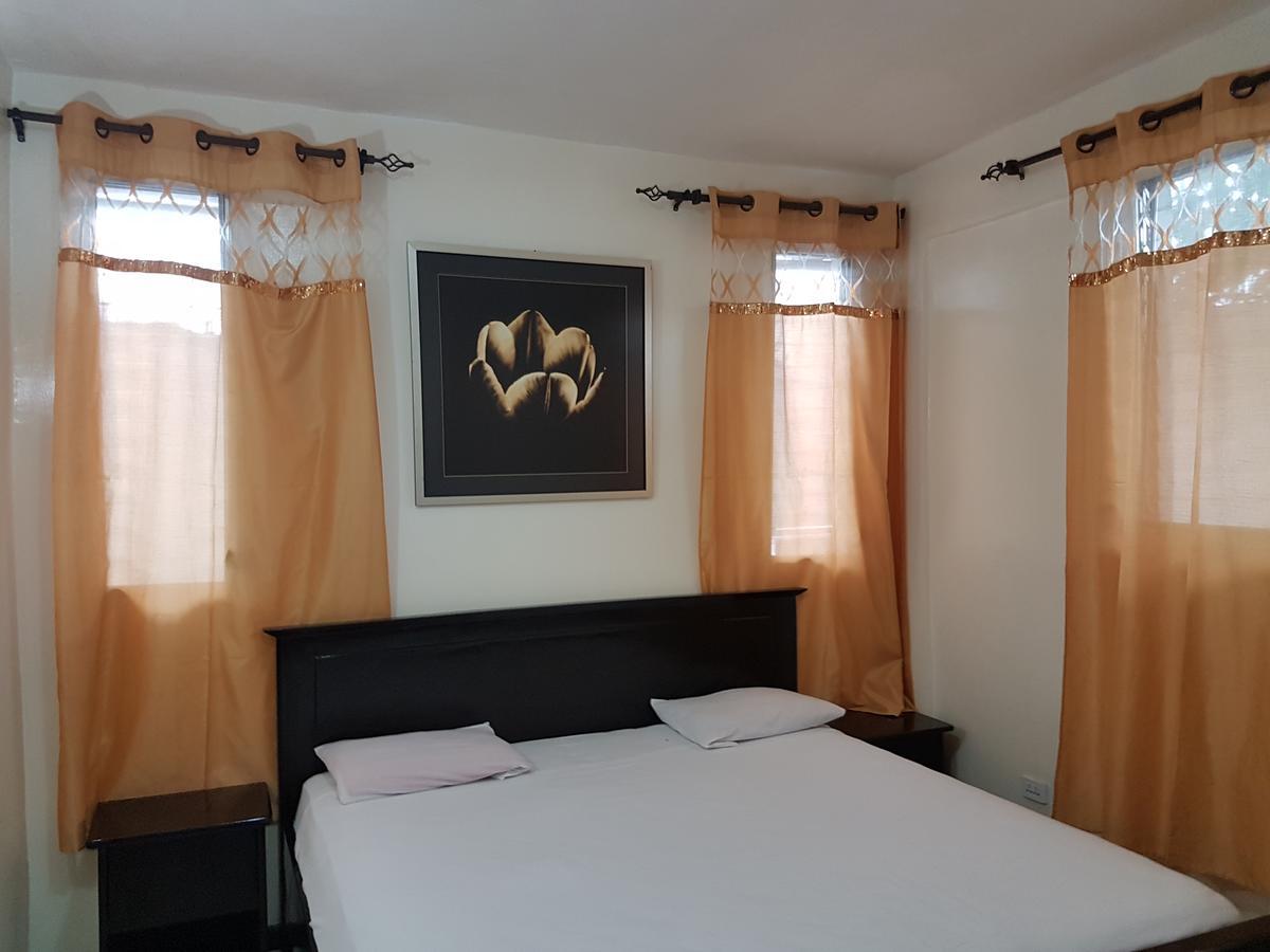 Maryland Guesthouse Monrovia Extérieur photo