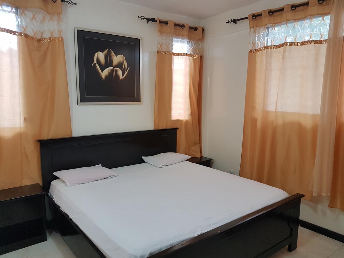Maryland Guesthouse Monrovia Extérieur photo