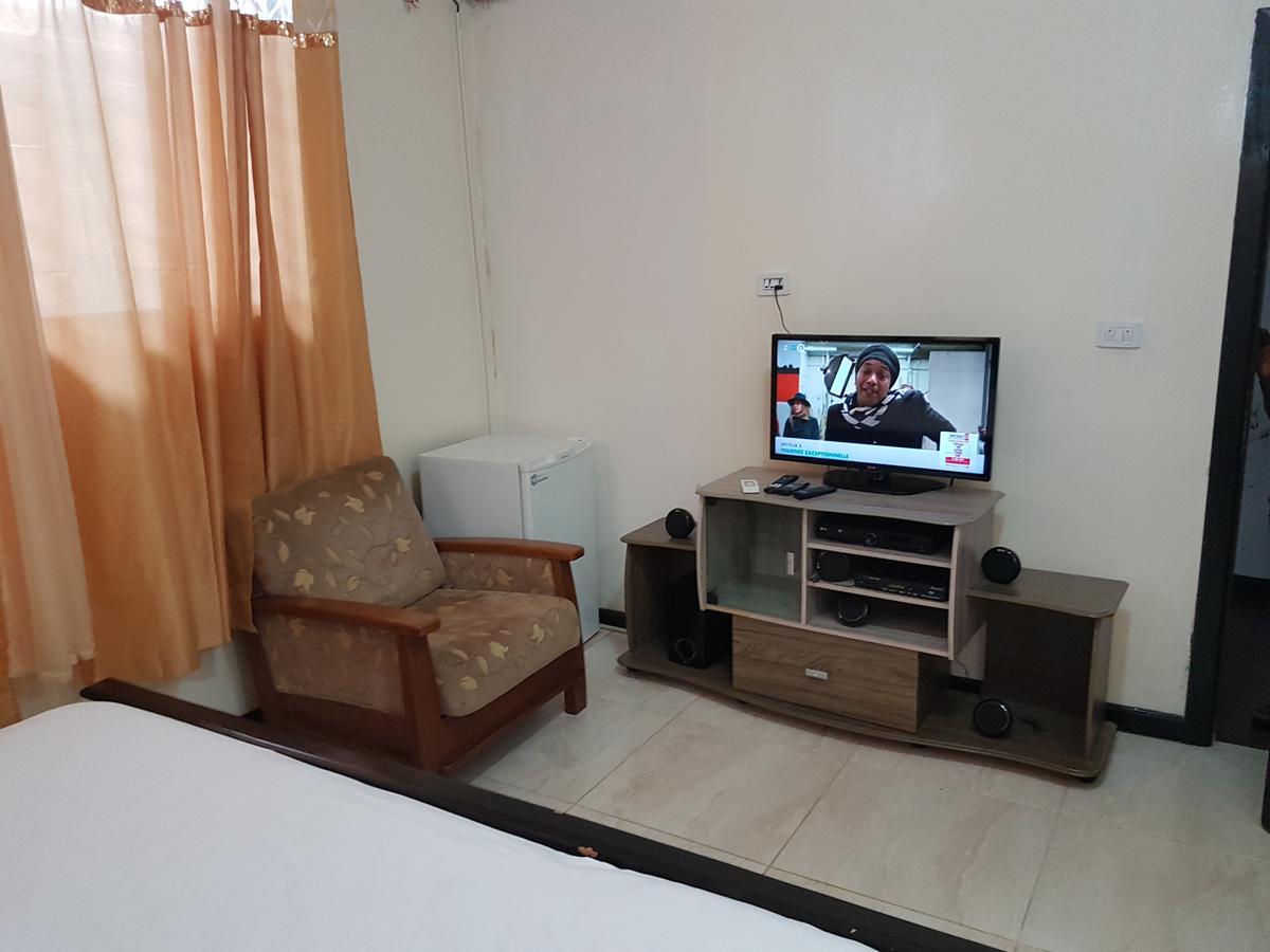 Maryland Guesthouse Monrovia Extérieur photo