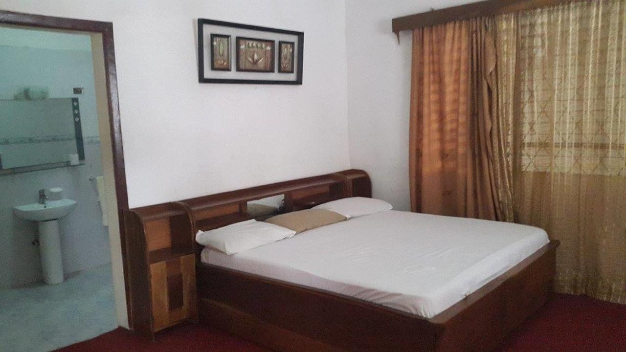 Maryland Guesthouse Monrovia Extérieur photo